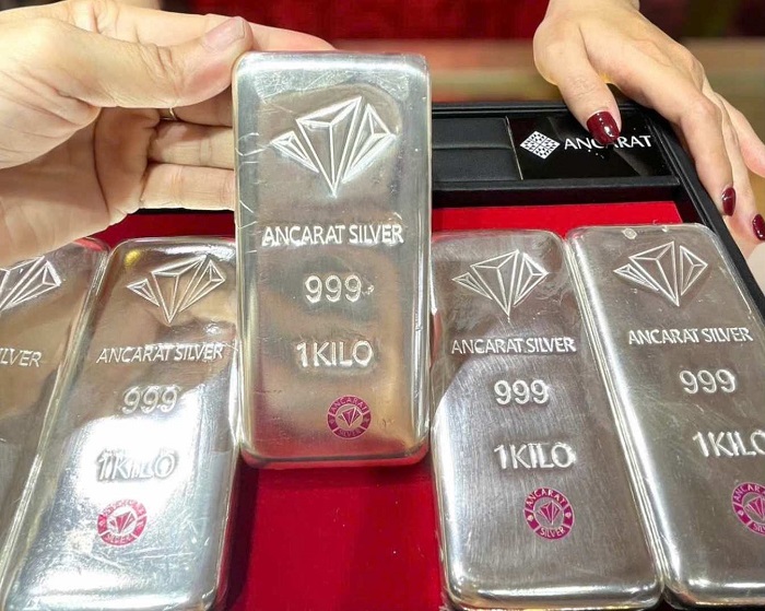 Giá kim loại hôm nay 12/6: Giá vàng đảo chiều tăng, bạc hồi phục, thép giữ đà đi lên